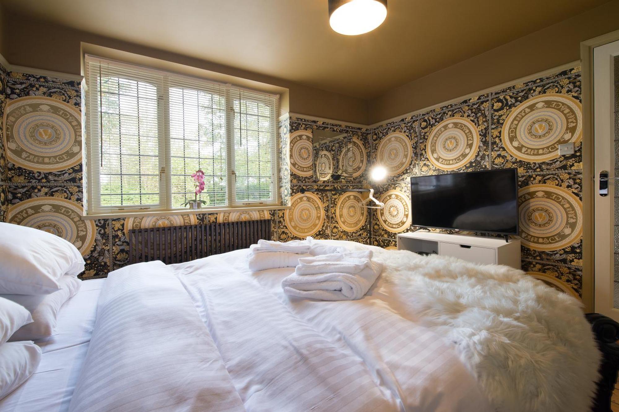 Deluxe 4 Or 5 Bed House With Hot Tub, Cinema Room Sleeps 15 سافرون والدن المظهر الخارجي الصورة